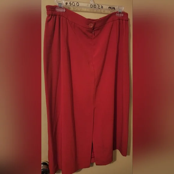 2pc Lily & Taylor Red Skirt Suit Plus Size - Picture 4 of 4